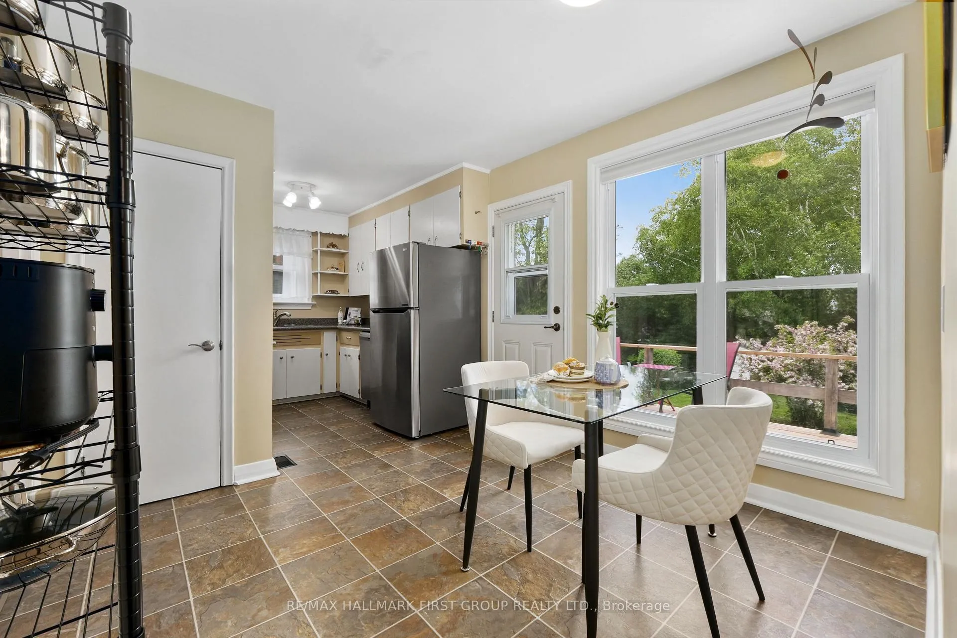 Photo 16 of 108 Abbott Boulevard, Cobourg — HOMEH
