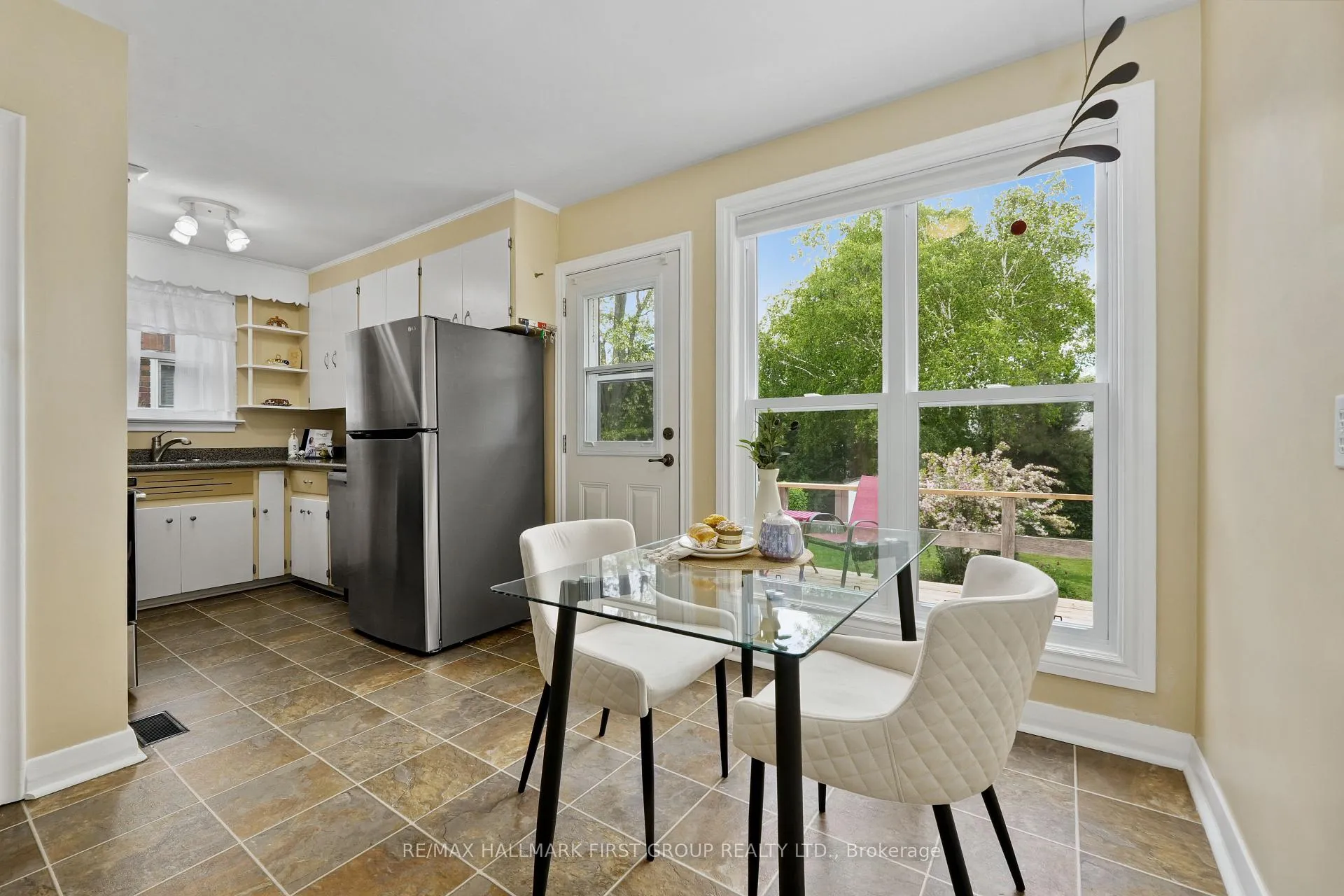 Photo 17 of 108 Abbott Boulevard, Cobourg — HOMEH