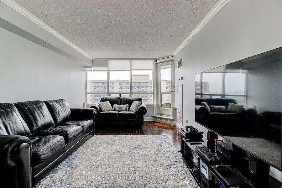 Photo 5 of Unit Ph206, 91 Townsgate Drive, Vaughan, Crestwood-Springfarm-Yorkhill — HOMEH