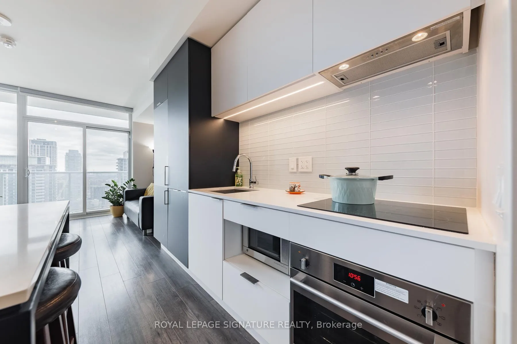 Photo 7 of Unit 2105, 33 Helendale Avenue, Toronto, Yonge-Eglinton — HOMEH