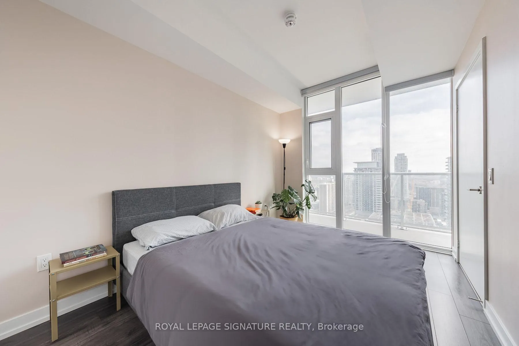 Photo 9 of Unit 2105, 33 Helendale Avenue, Toronto, Yonge-Eglinton — HOMEH