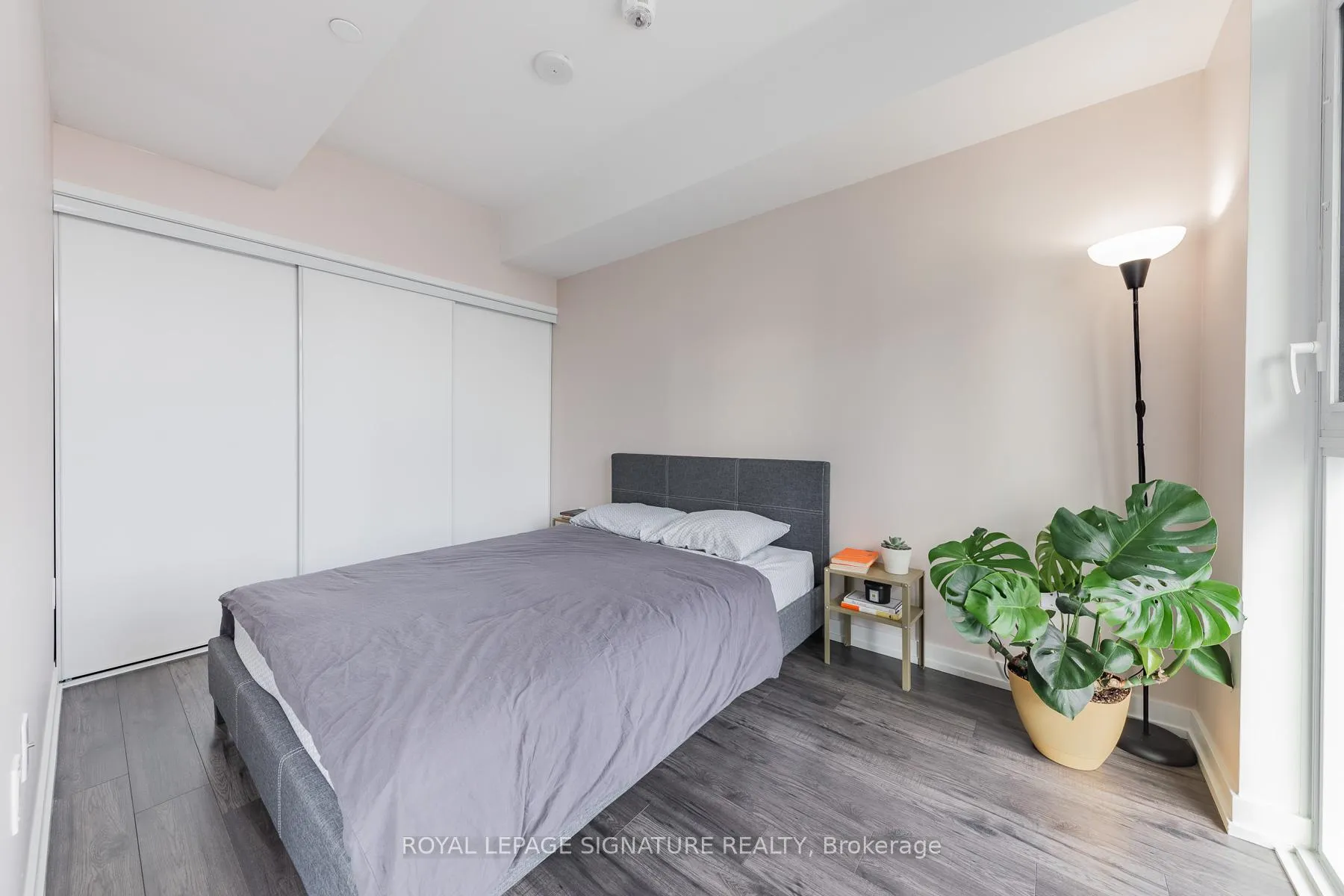 Photo 10 of Unit 2105, 33 Helendale Avenue, Toronto, Yonge-Eglinton — HOMEH