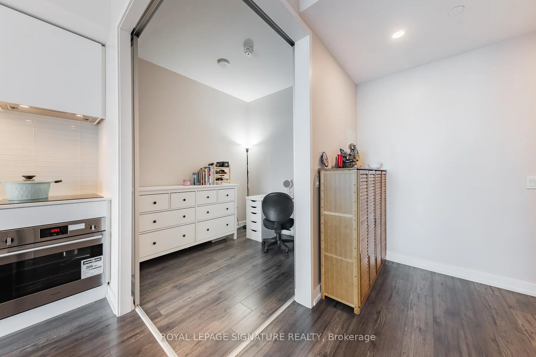 Photo 12 of Unit 2105, 33 Helendale Avenue, Toronto, Yonge-Eglinton — HOMEH