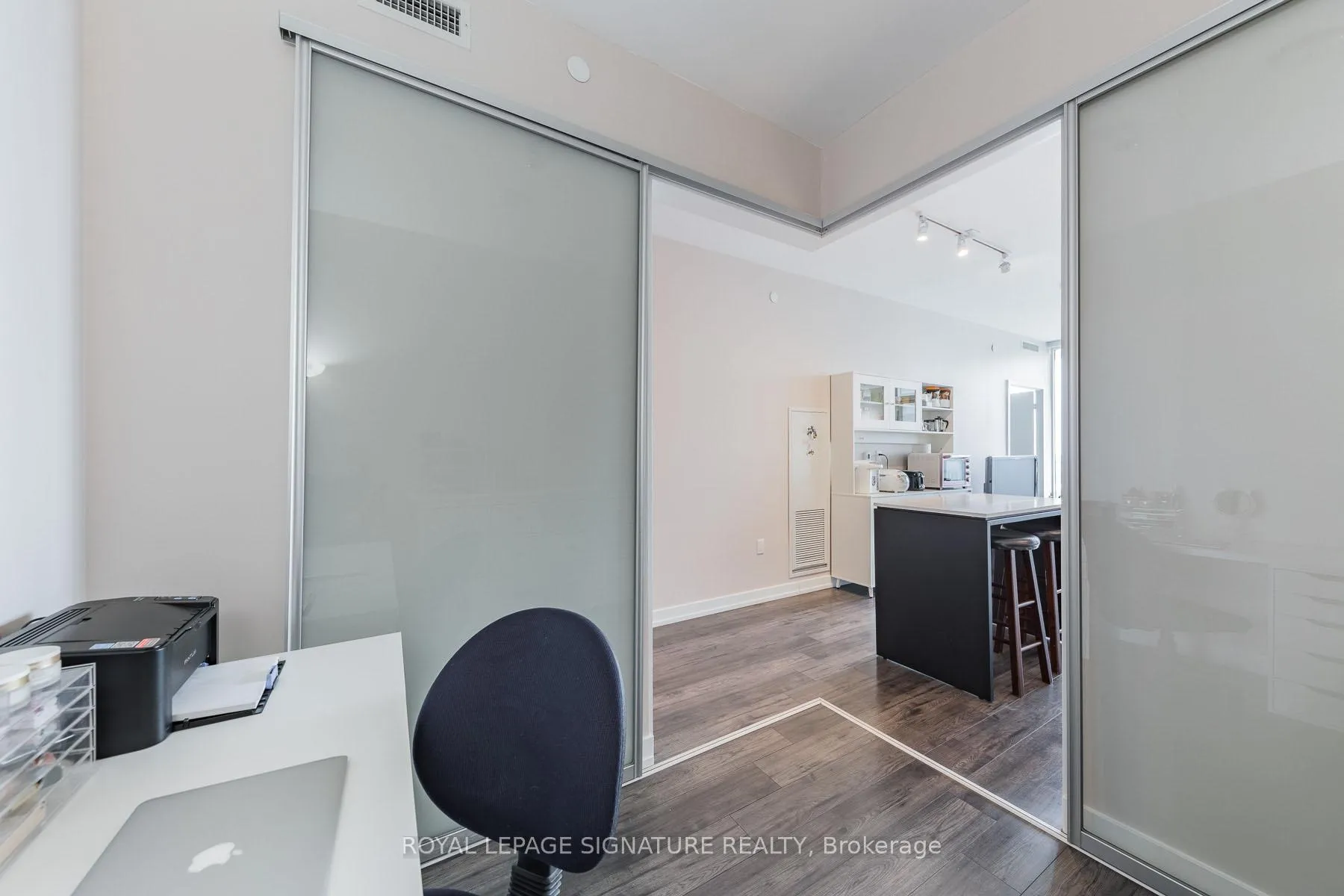 Photo 14 of Unit 2105, 33 Helendale Avenue, Toronto, Yonge-Eglinton — HOMEH