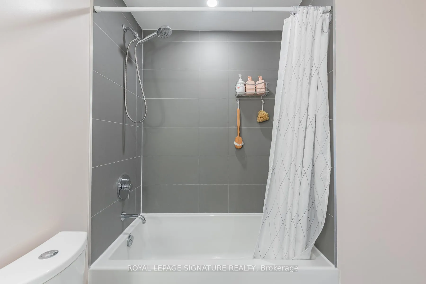 Photo 16 of Unit 2105, 33 Helendale Avenue, Toronto, Yonge-Eglinton — HOMEH
