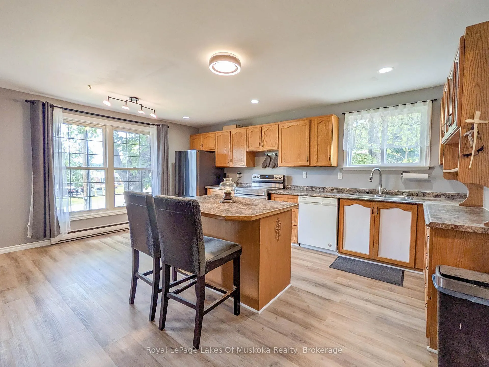 Photo 8 of 12 Valley Drive, Bracebridge — HOMEH