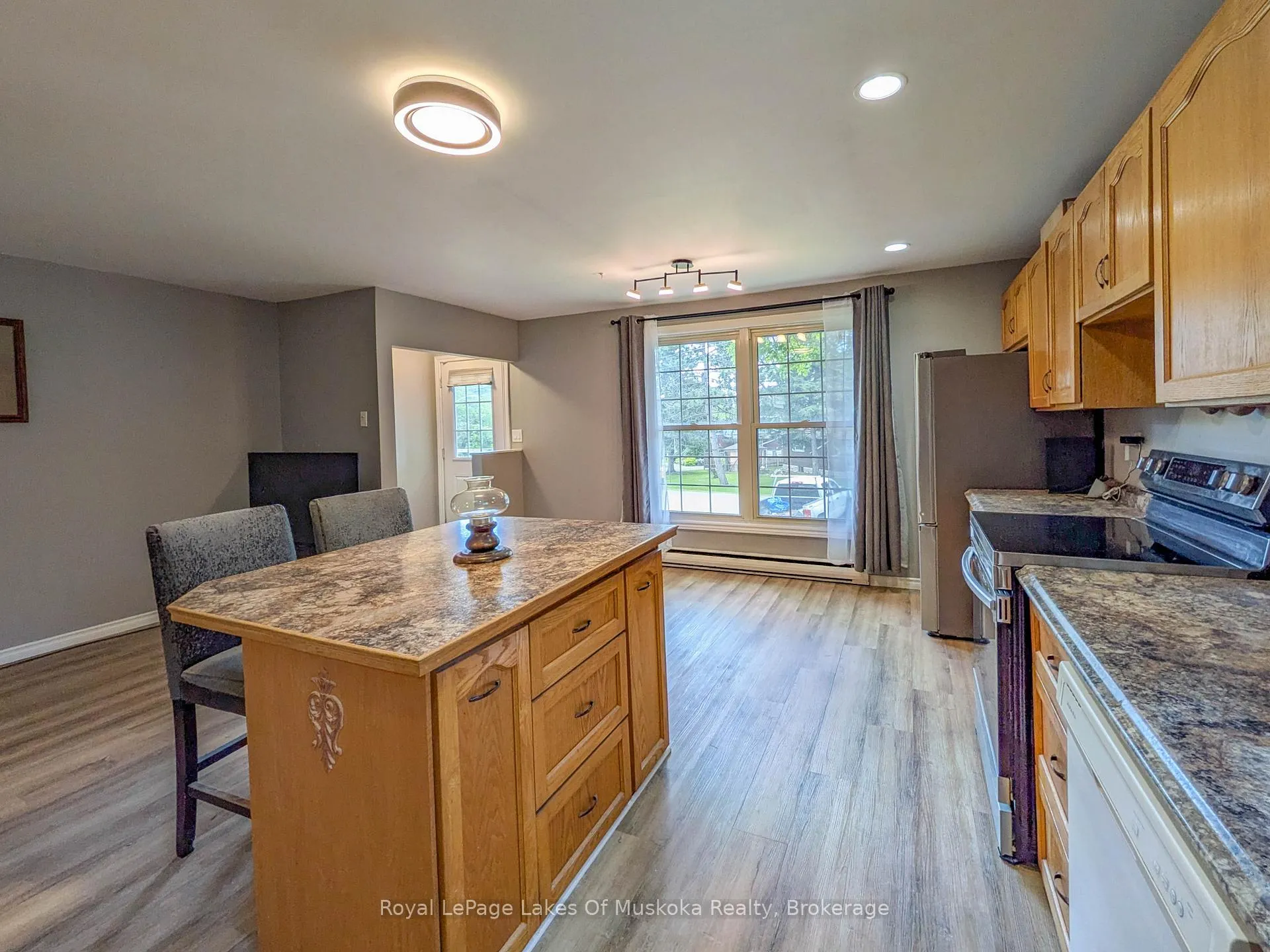 Photo 12 of 12 Valley Drive, Bracebridge — HOMEH