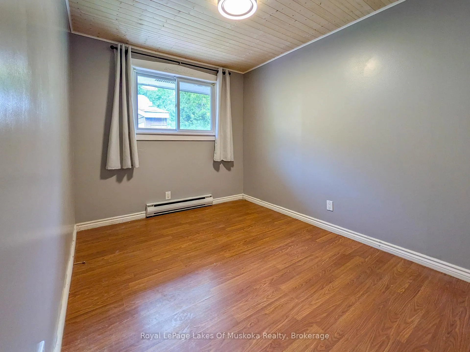Photo 16 of 12 Valley Drive, Bracebridge — HOMEH