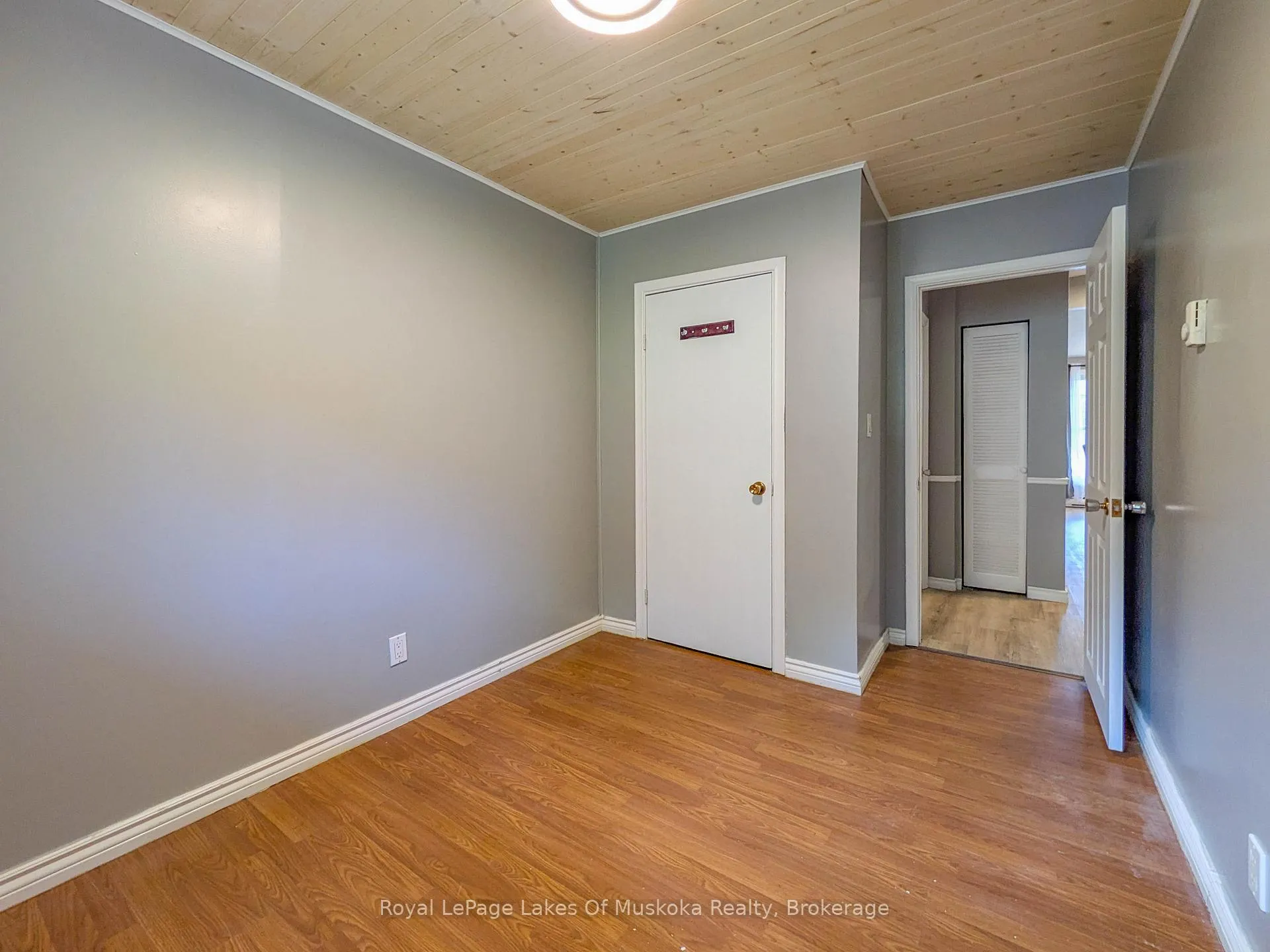 Photo 17 of 12 Valley Drive, Bracebridge — HOMEH