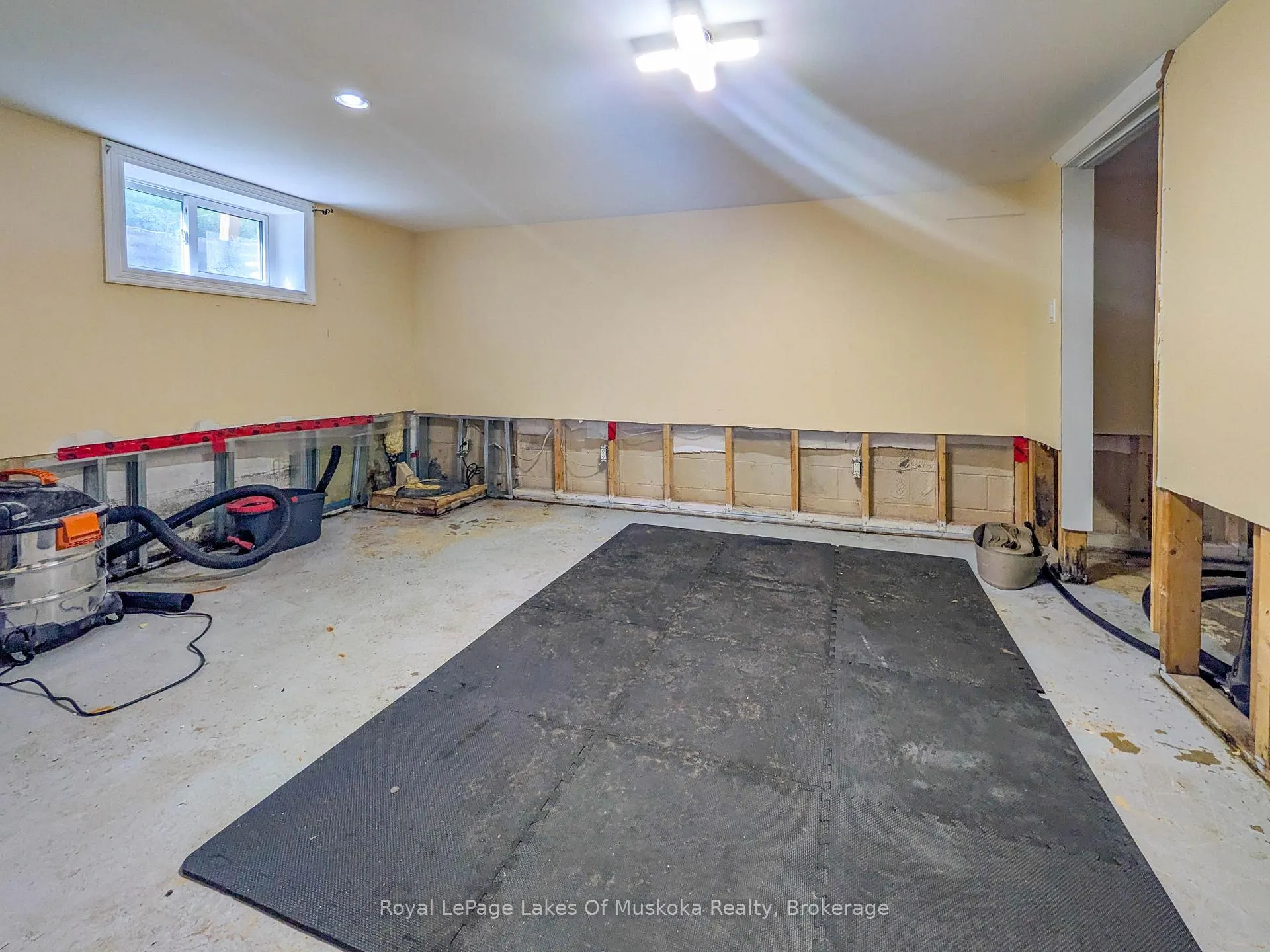 Photo 22 of 12 Valley Drive, Bracebridge — HOMEH