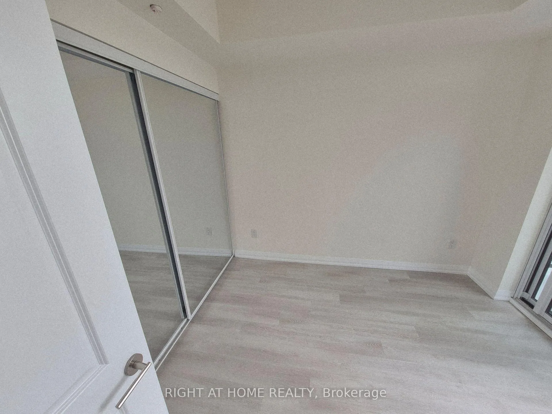 Photo 8 of Unit 1921, 3270 Sheppard Avenue E, Scarborough, Tam O'Shanter-Sullivan — HOMEH