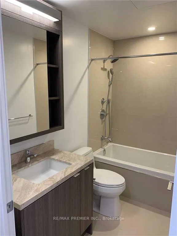 Photo 4 of Unit 4315, 115 Blue Jays Way, Toronto, Waterfront Communities — HOMEH