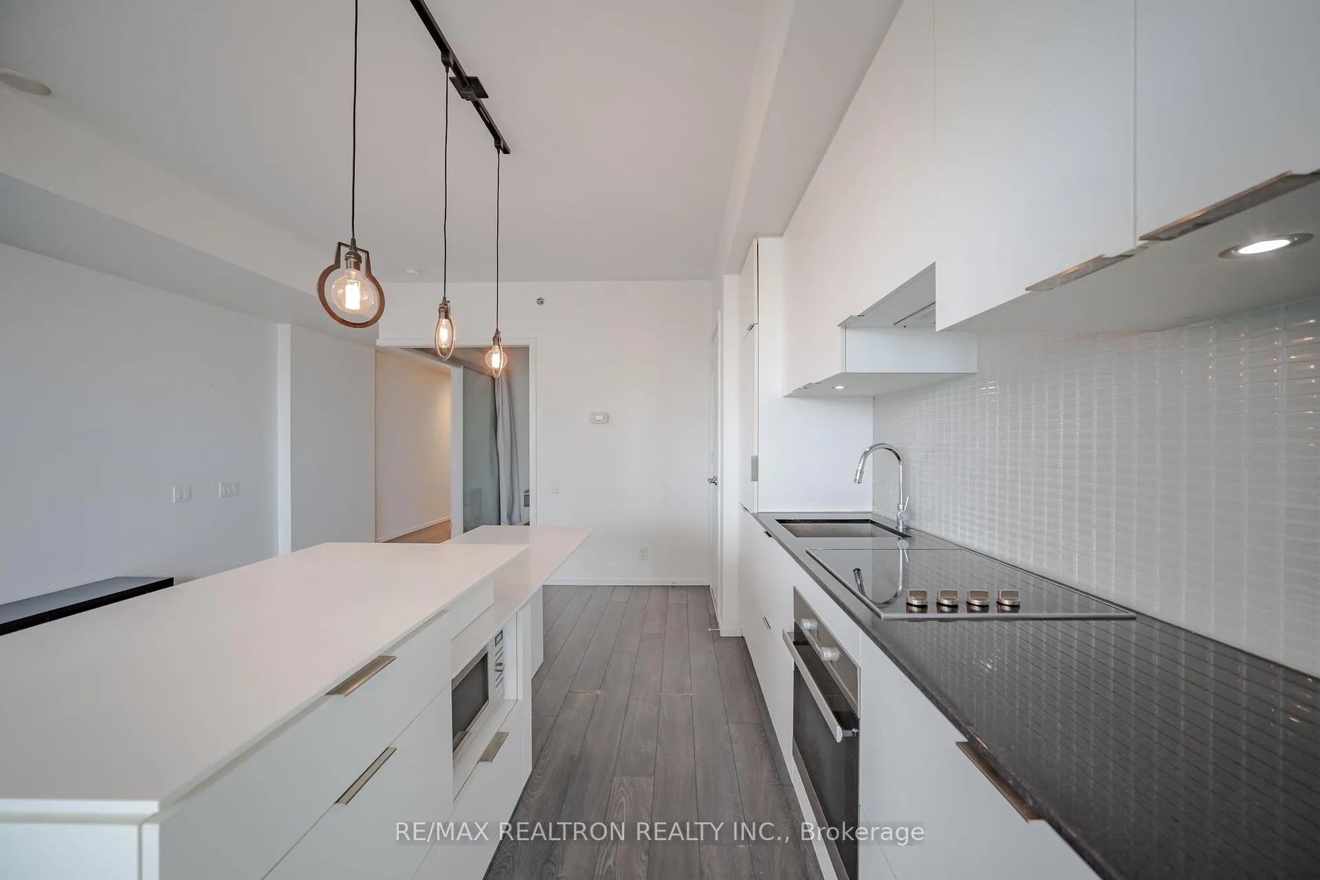 Photo 5 of Unit 4303, 5 St Joseph St Street, Toronto, Bay Street Corridor — HOMEH