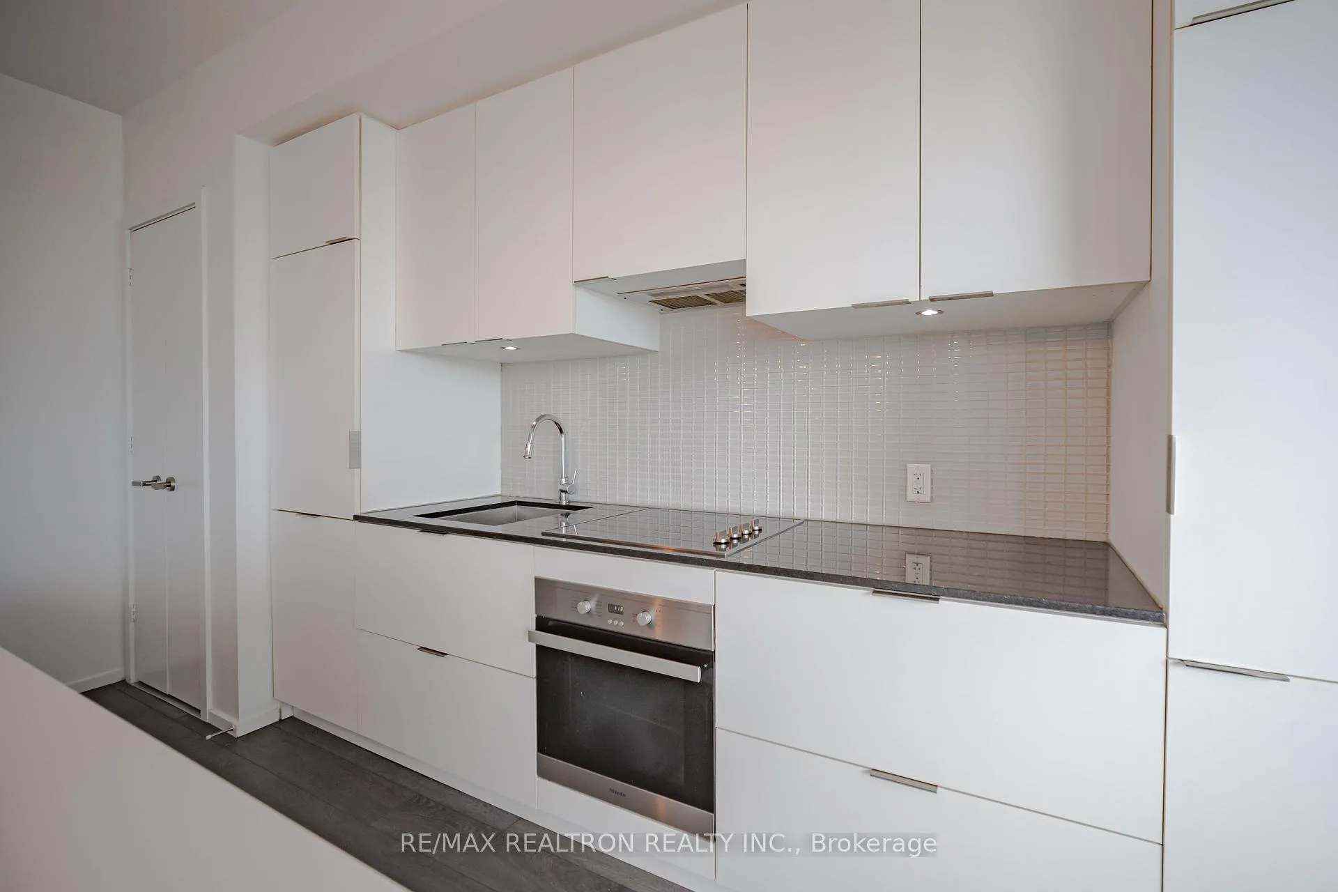 Photo 7 of Unit 4303, 5 St Joseph St Street, Toronto, Bay Street Corridor — HOMEH