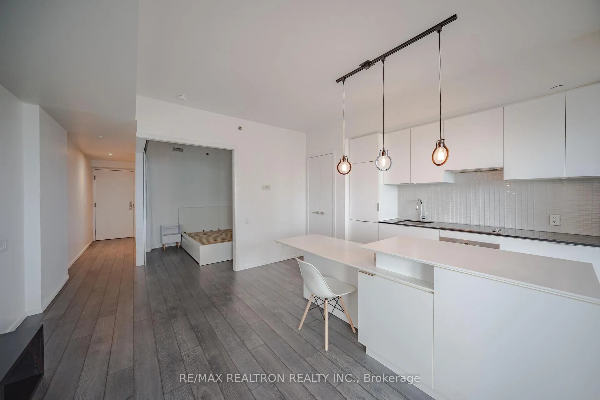 Photo 9 of Unit 4303, 5 St Joseph St Street, Toronto, Bay Street Corridor — HOMEH