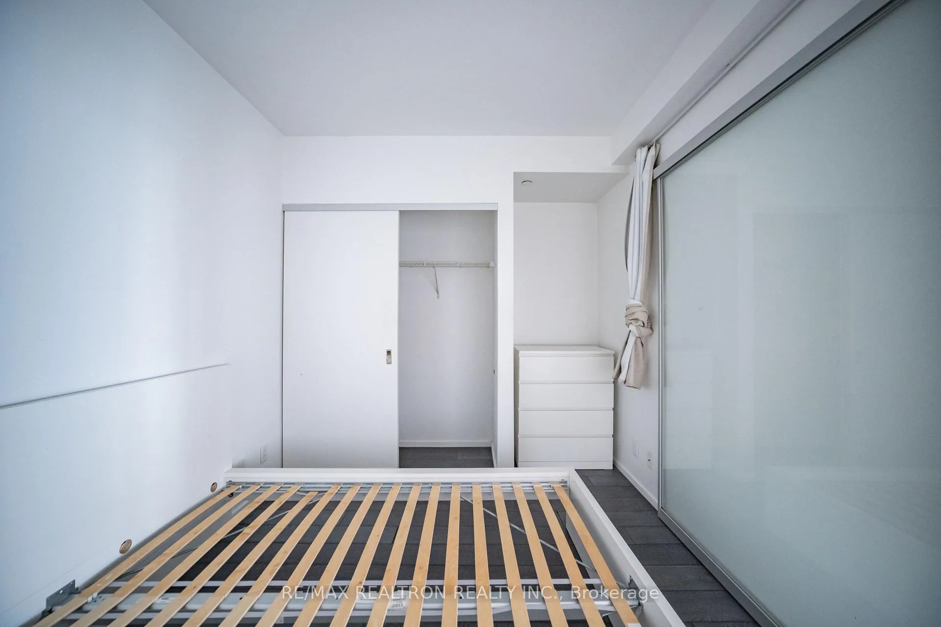 Photo 11 of Unit 4303, 5 St Joseph St Street, Toronto, Bay Street Corridor — HOMEH