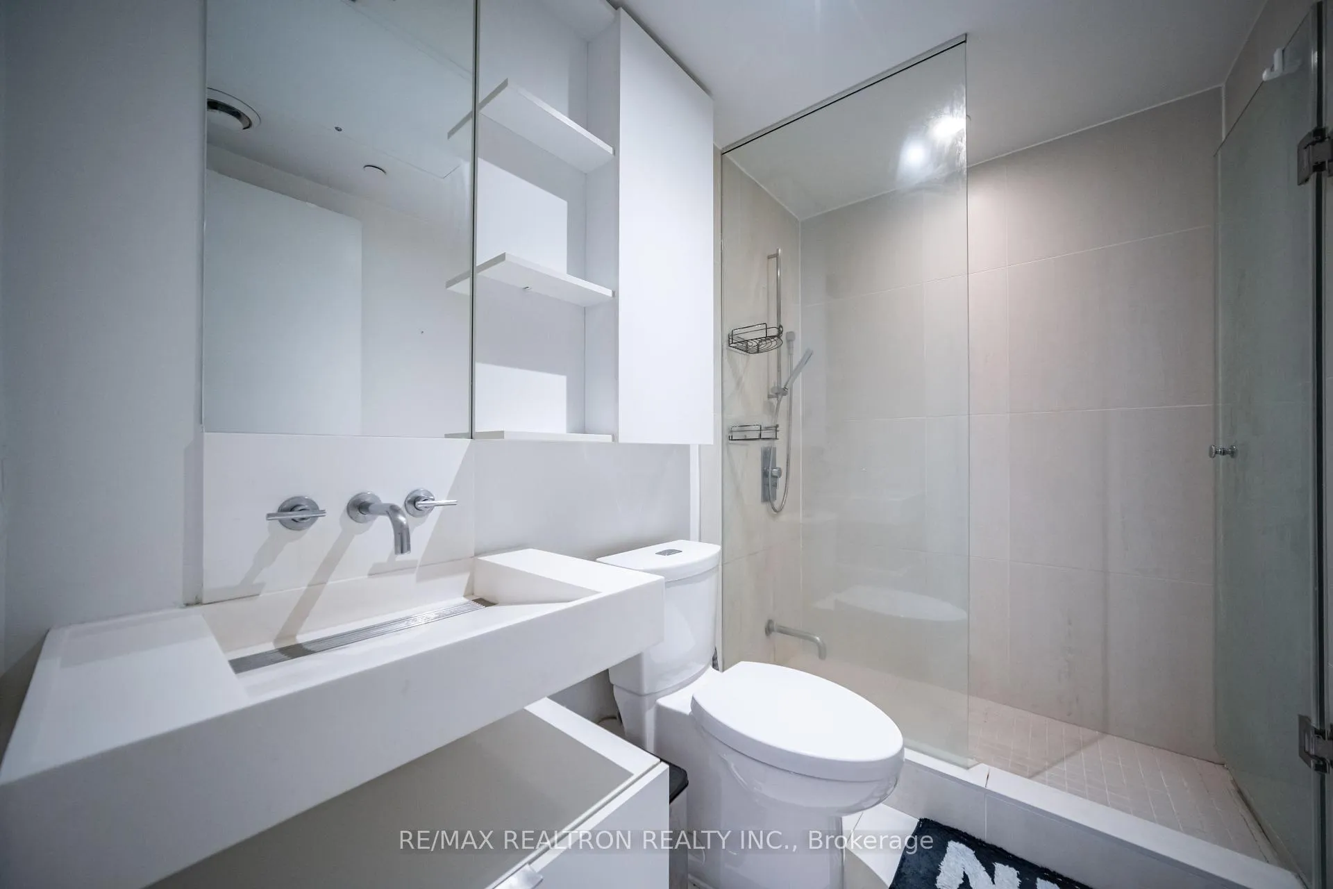 Photo 12 of Unit 4303, 5 St Joseph St Street, Toronto, Bay Street Corridor — HOMEH