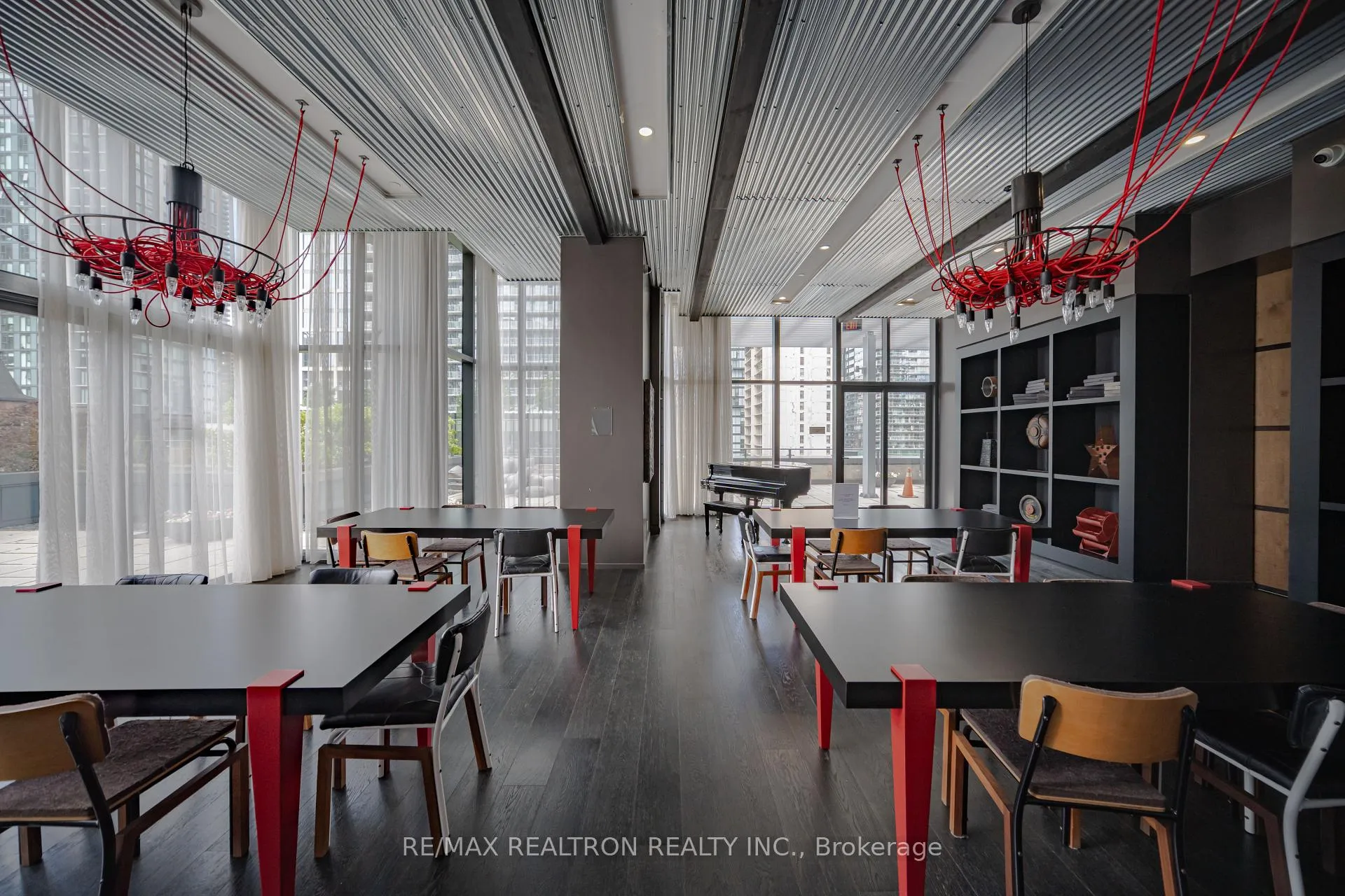 Photo 14 of Unit 4303, 5 St Joseph St Street, Toronto, Bay Street Corridor — HOMEH