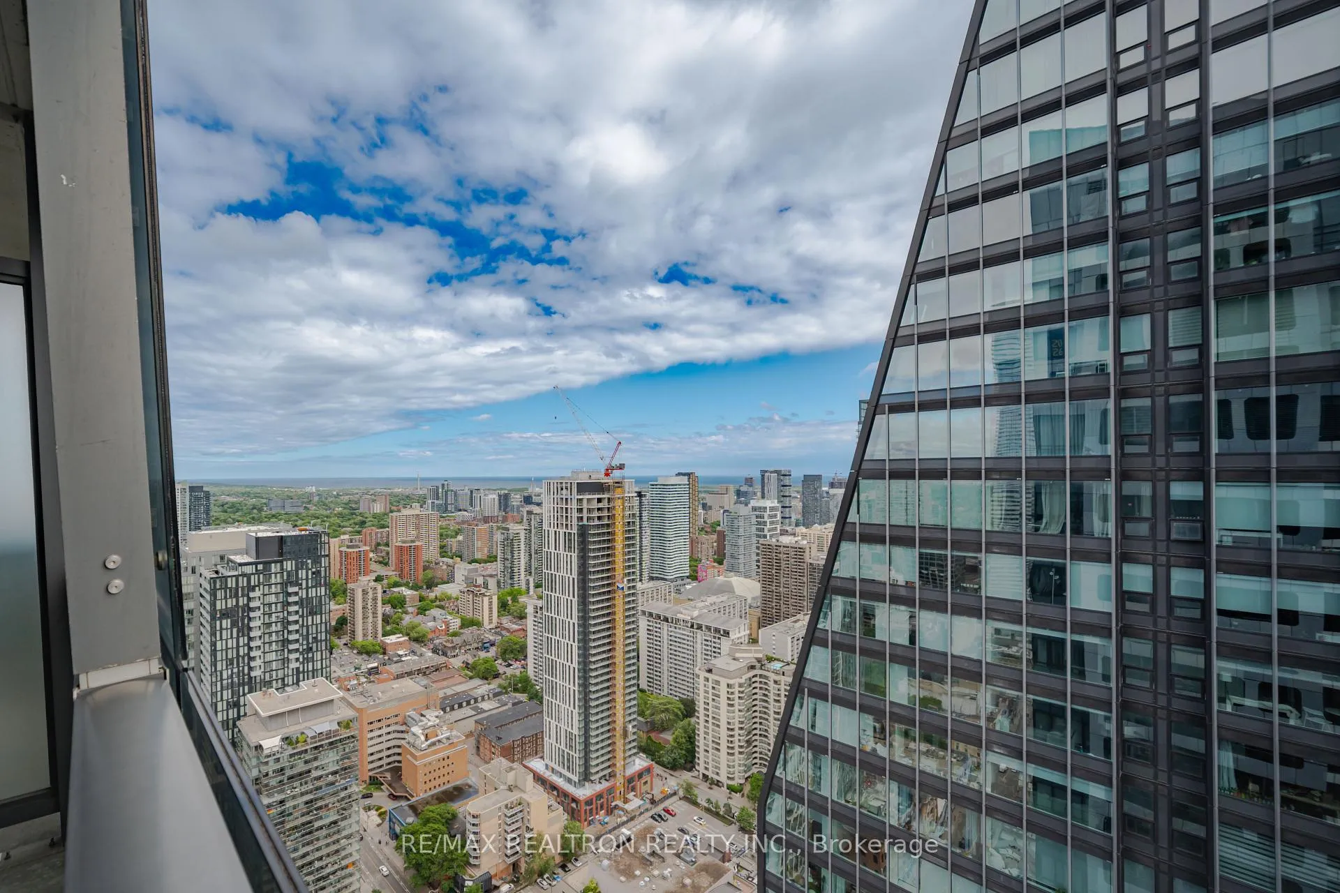 Photo 27 of Unit 4303, 5 St Joseph St Street, Toronto, Bay Street Corridor — HOMEH