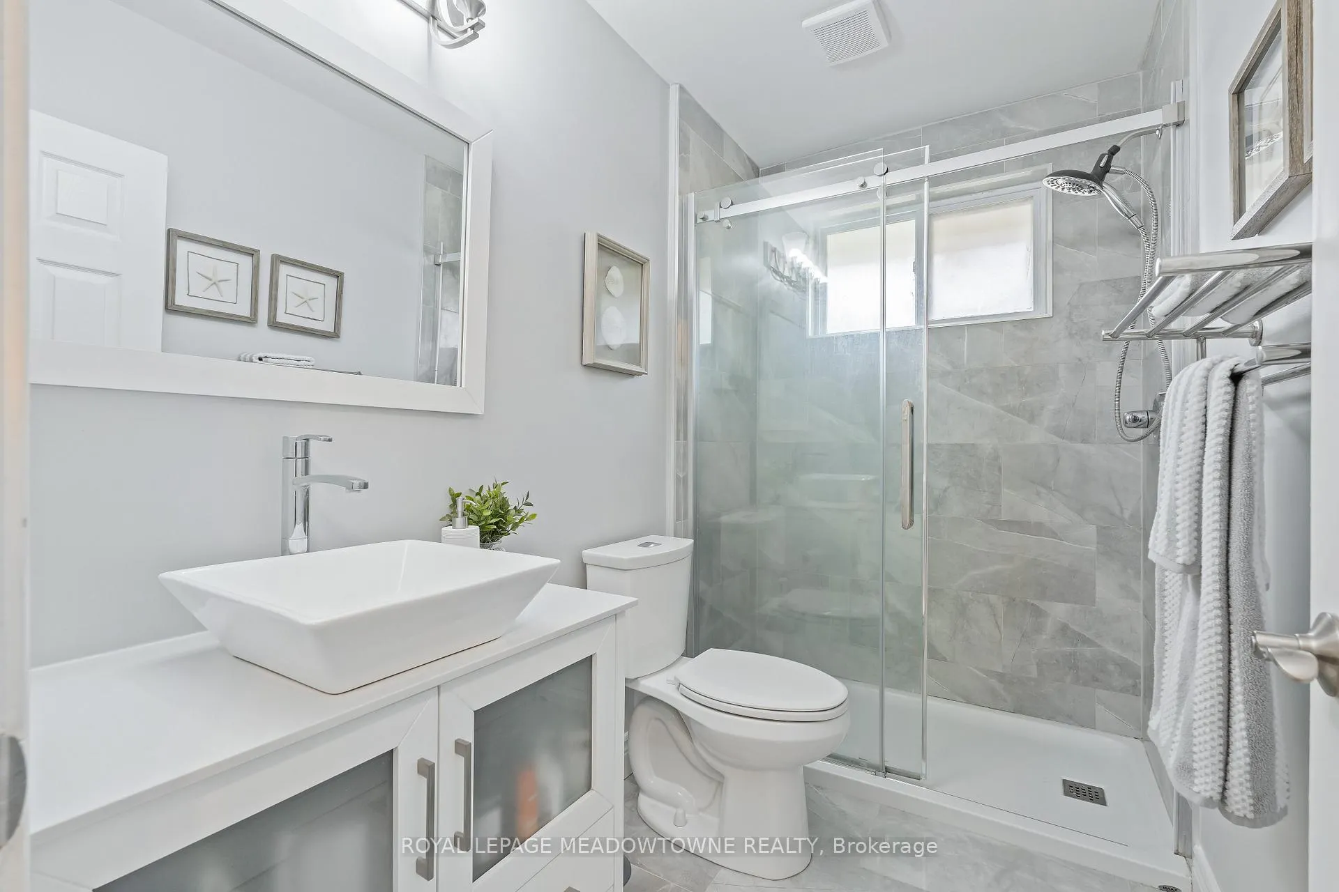 Photo 20 of 24 Gower Road, Halton Hills, Georgetown — HOMEH