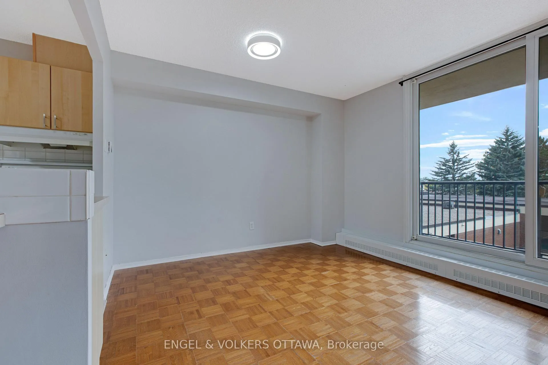 Photo 5 of Unit 301, 665 Bathgate Drive, Ottawa, Carson Meadows — HOMEH