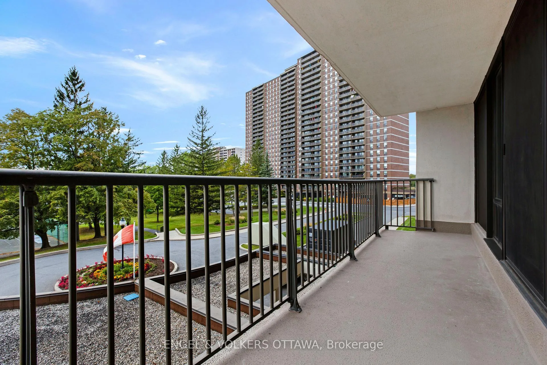 Photo 19 of Unit 301, 665 Bathgate Drive, Ottawa, Carson Meadows — HOMEH