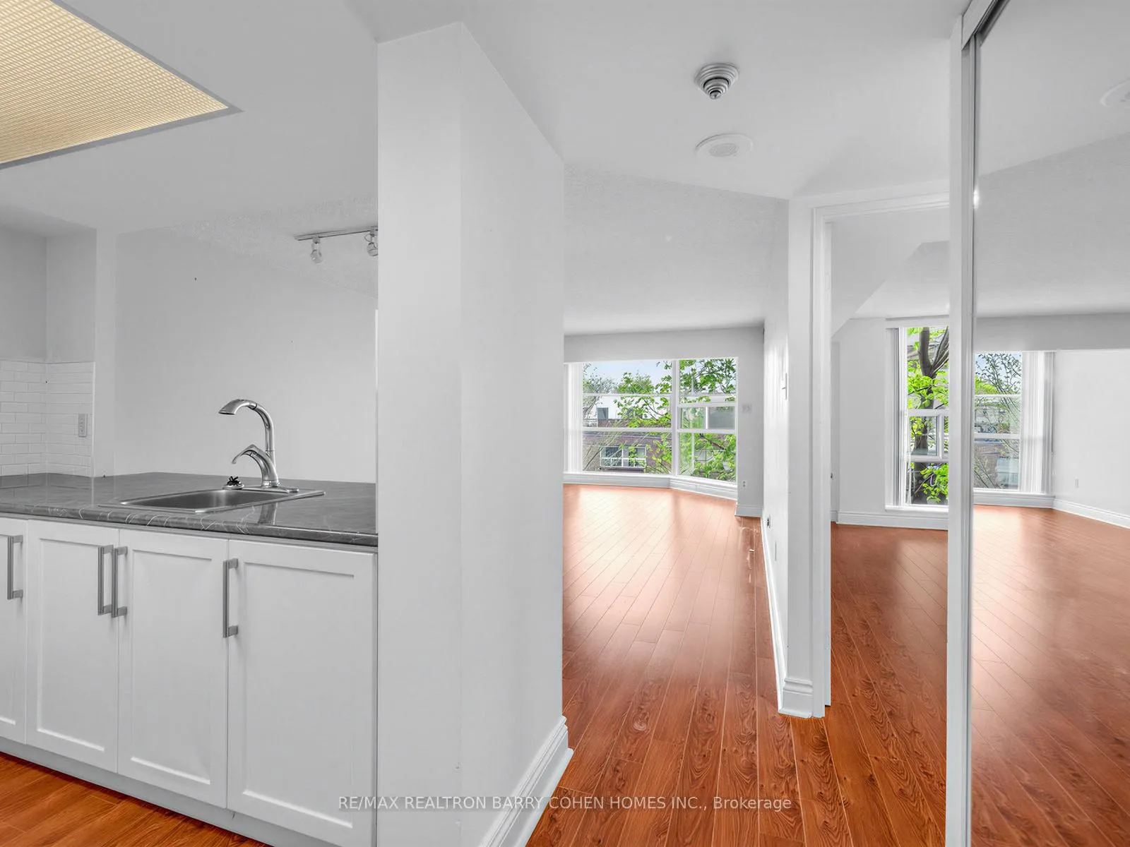 Photo 5 of Unit 303, 725 King Street W, Toronto, Niagara — HOMEH