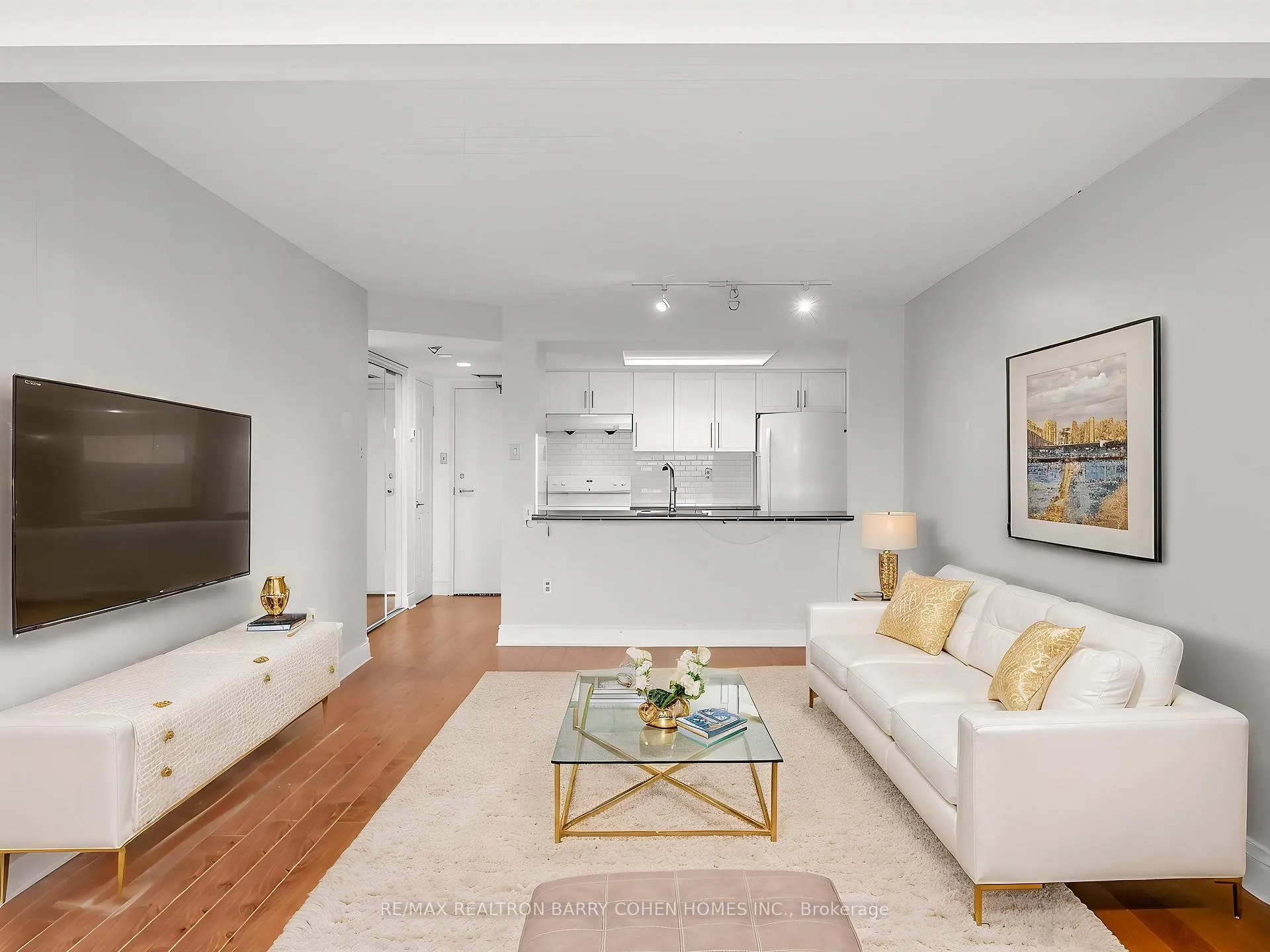 Photo 11 of Unit 303, 725 King Street W, Toronto, Niagara — HOMEH
