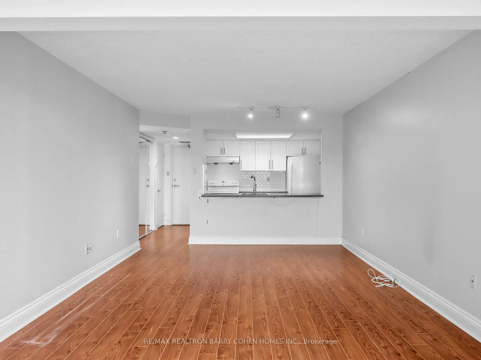 Photo 12 of Unit 303, 725 King Street W, Toronto, Niagara — HOMEH