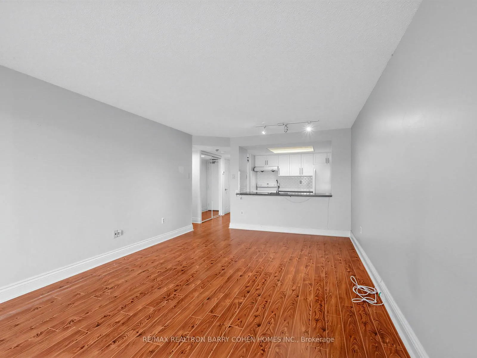 Photo 13 of Unit 303, 725 King Street W, Toronto, Niagara — HOMEH