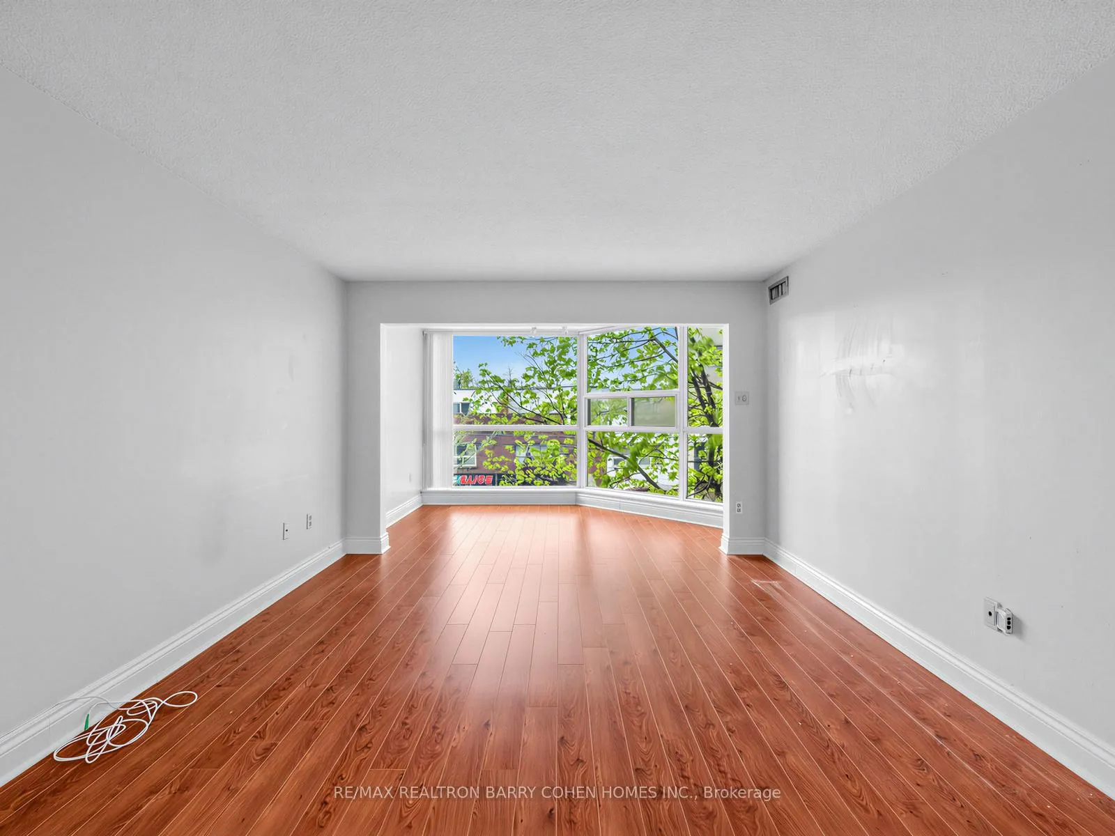 Photo 17 of Unit 303, 725 King Street W, Toronto, Niagara — HOMEH