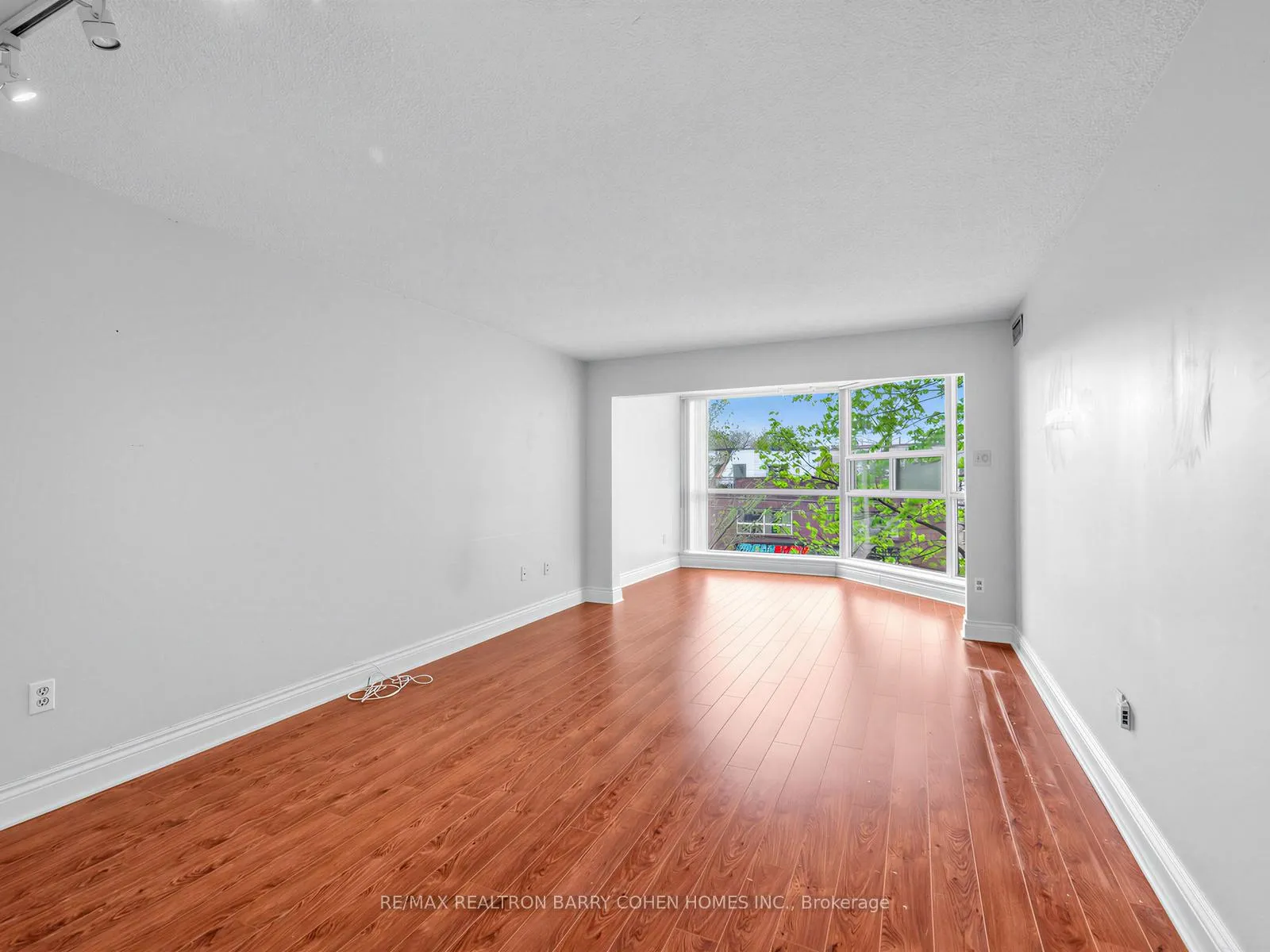 Photo 19 of Unit 303, 725 King Street W, Toronto, Niagara — HOMEH