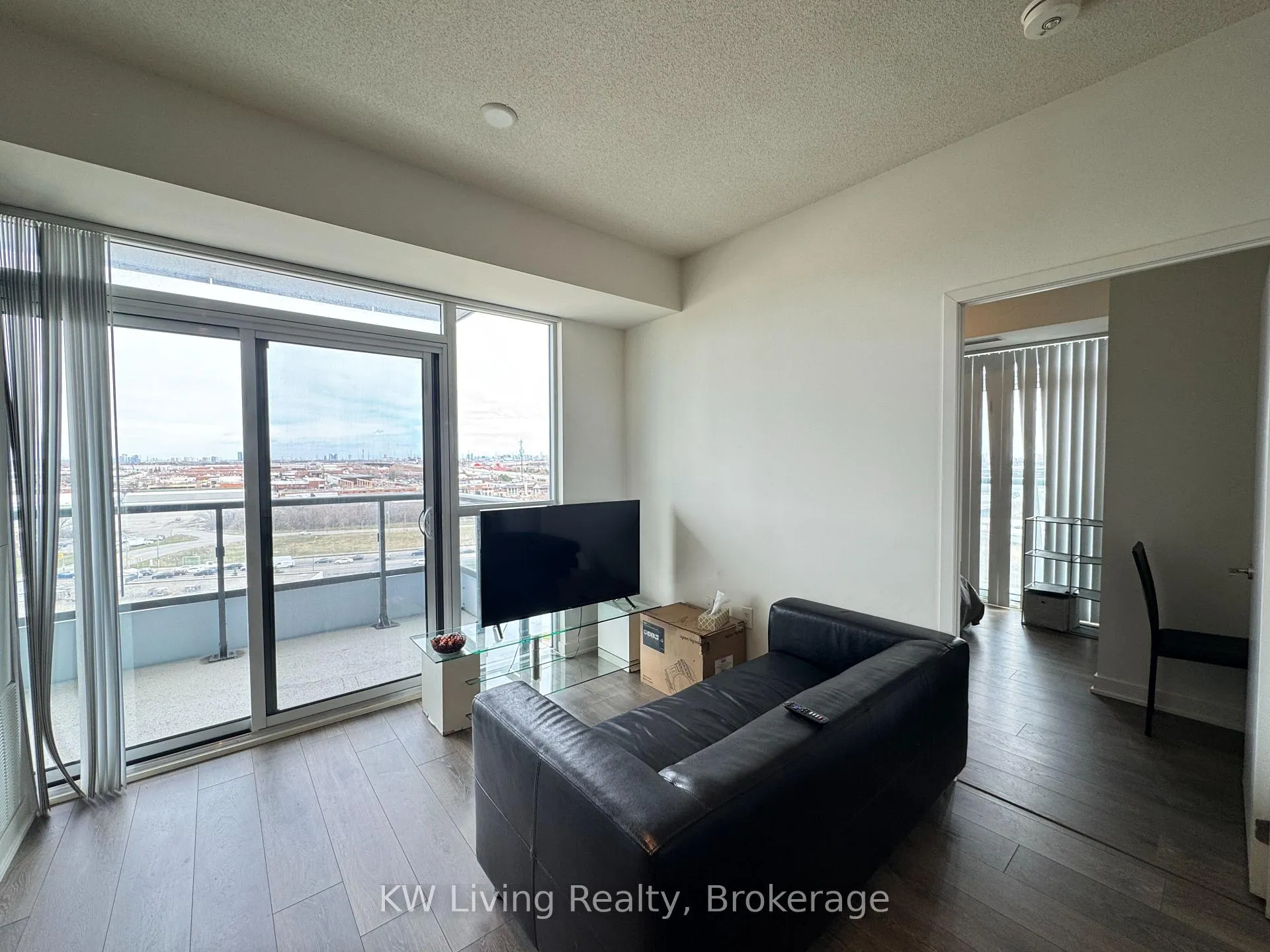 Photo 10 of Unit 1117, 60 Honeycrisp Crescent, Vaughan, Vaughan Corporate Centre — HOMEH