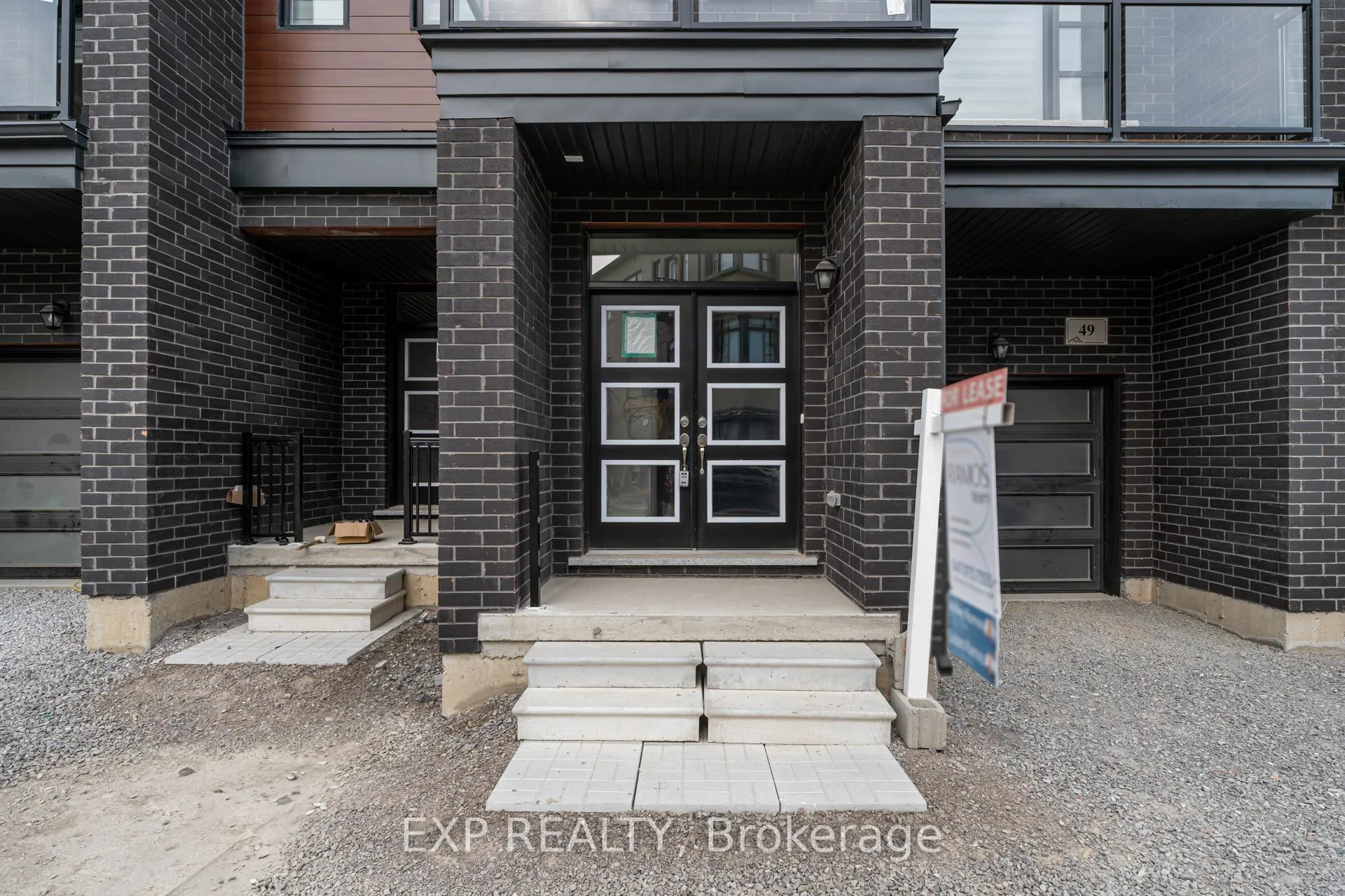 Photo 2 of 49 Paradox Street, Vaughan, Kleinburg — HOMEH