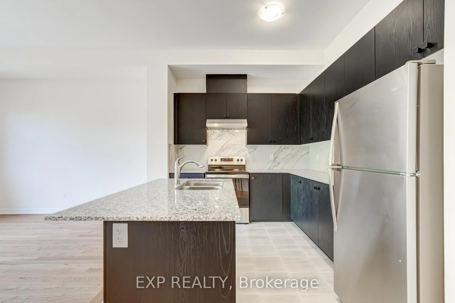 Photo 15 of 49 Paradox Street, Vaughan, Kleinburg — HOMEH