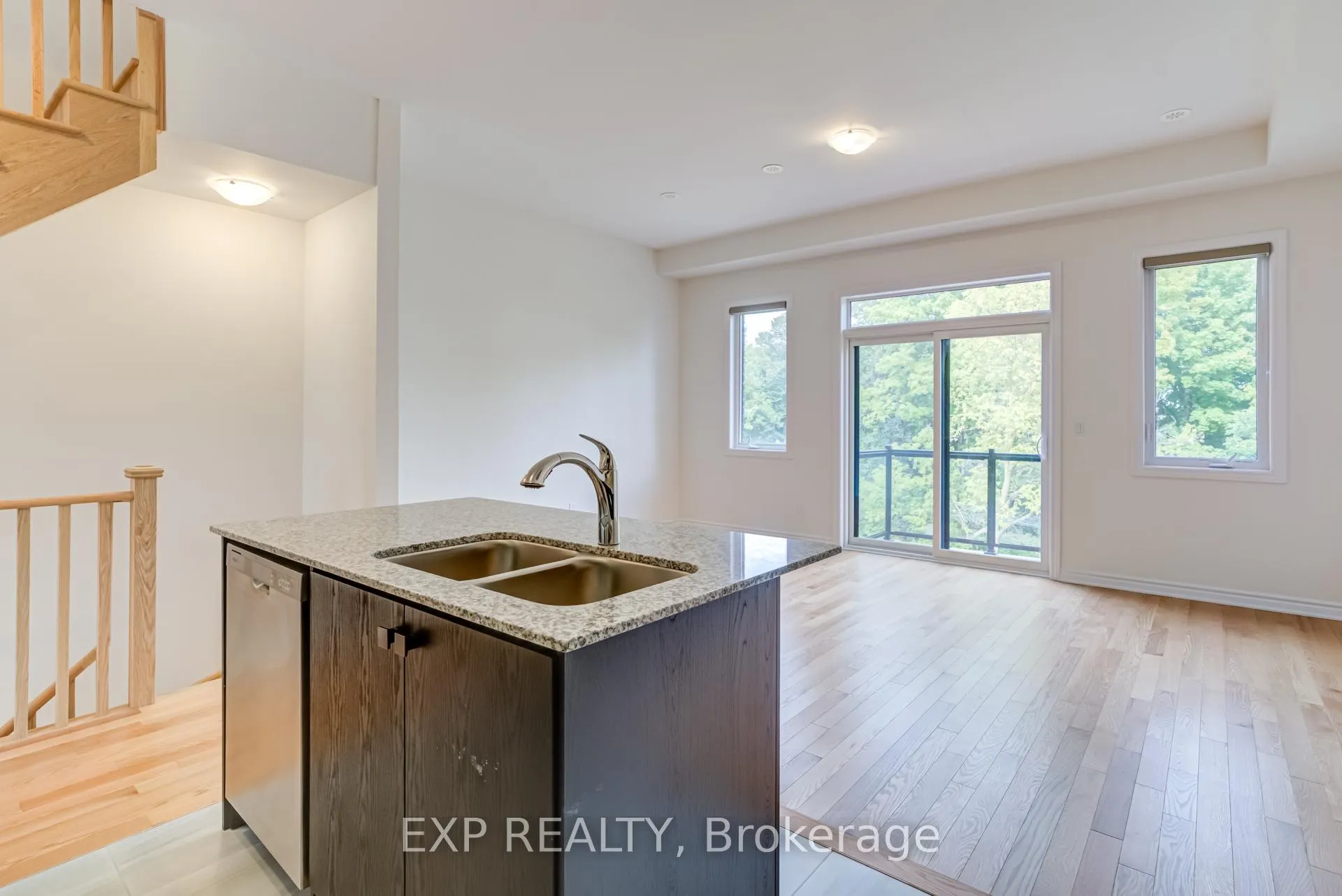 Photo 17 of 49 Paradox Street, Vaughan, Kleinburg — HOMEH