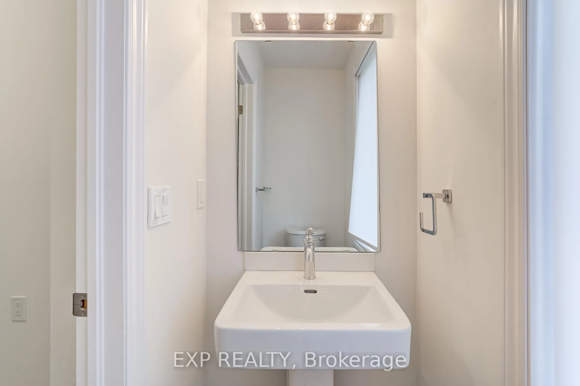 Photo 22 of 49 Paradox Street, Vaughan, Kleinburg — HOMEH