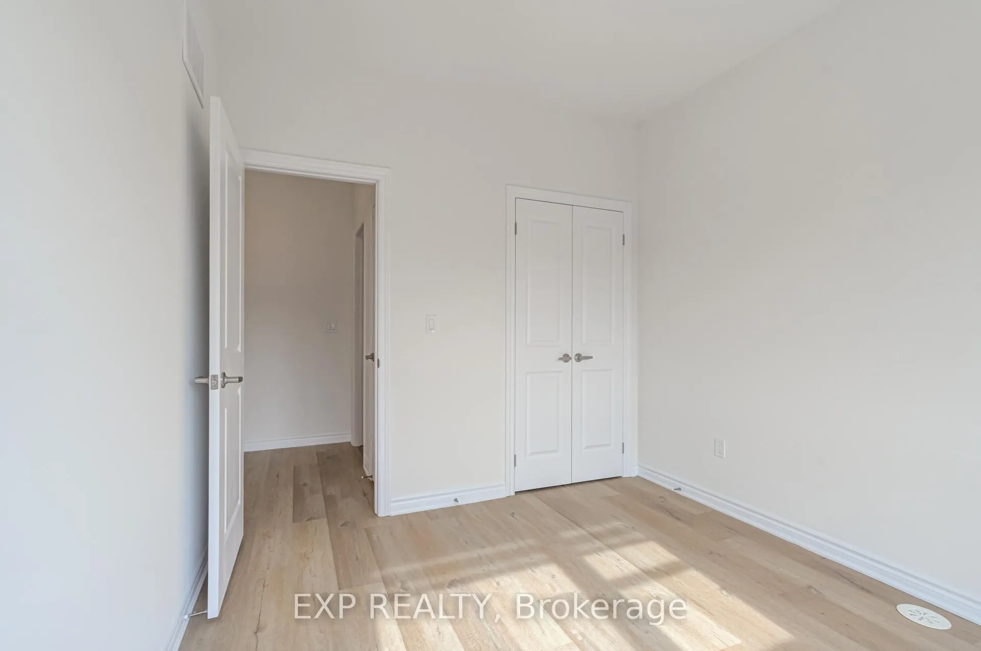 Photo 25 of 49 Paradox Street, Vaughan, Kleinburg — HOMEH