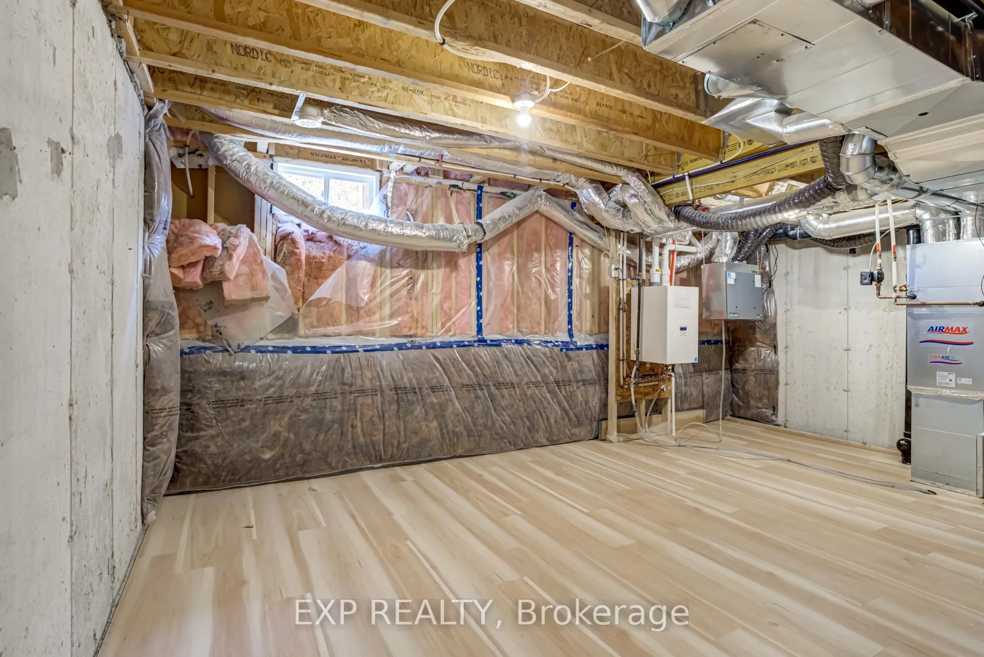 Photo 36 of 49 Paradox Street, Vaughan, Kleinburg — HOMEH