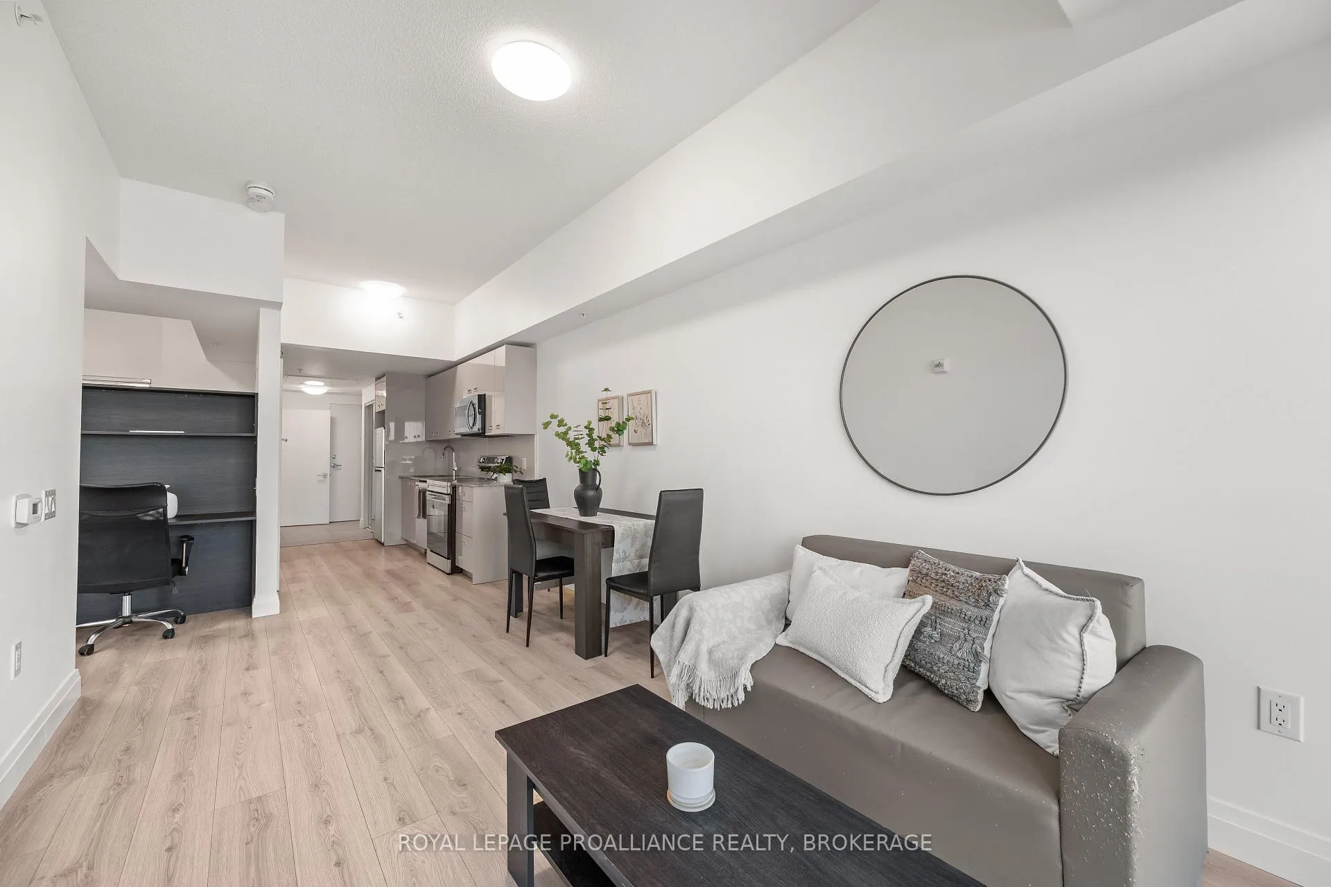 Photo 14 of Unit 818, 652 Princess Street, Kingston, Central City East — HOMEH
