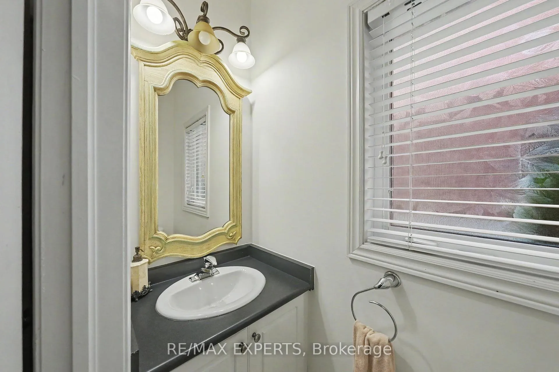 Photo 10 of 46 Battleford Avenue, Vaughan, Vellore Village — HOMEH