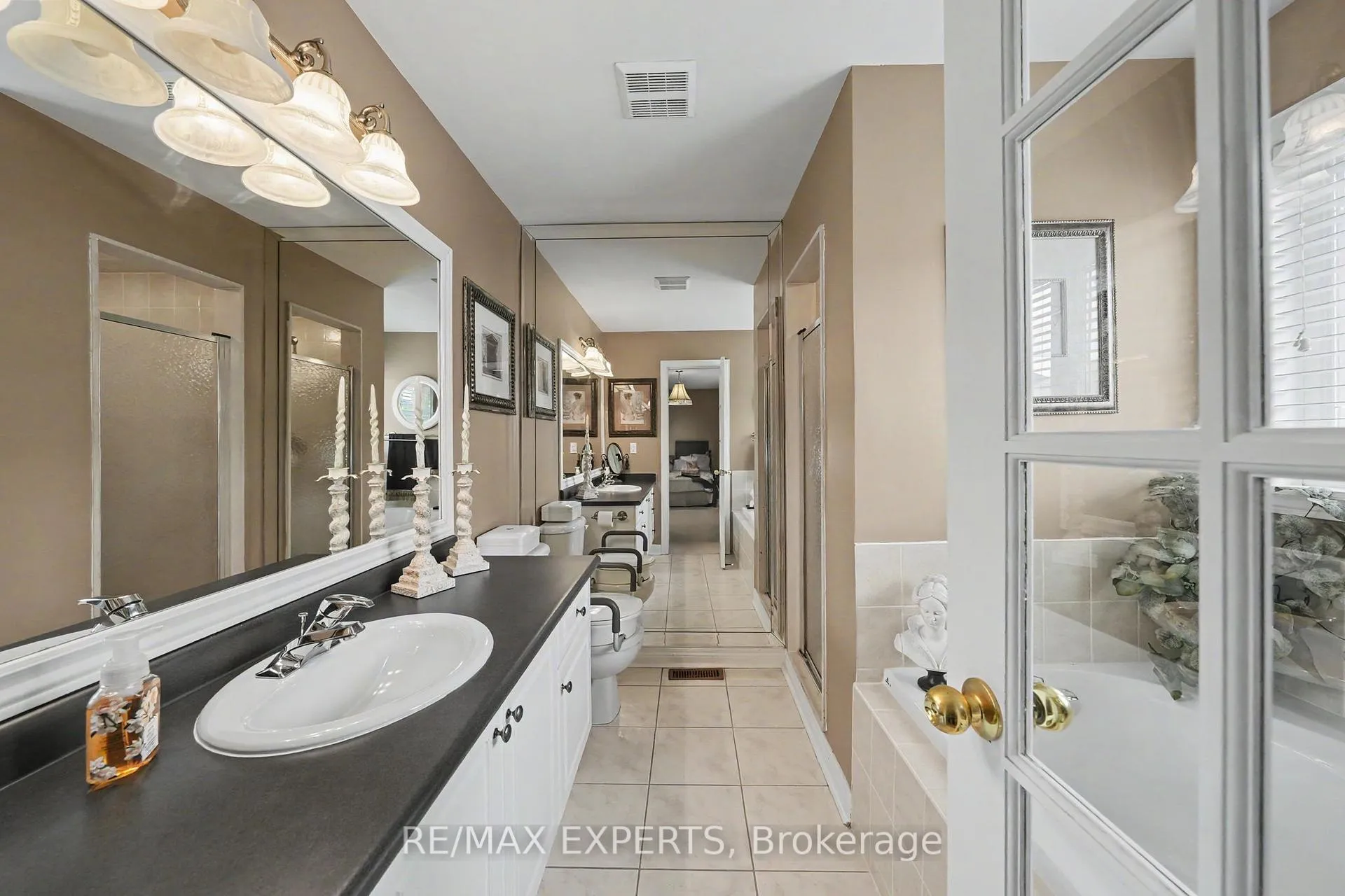 Photo 15 of 46 Battleford Avenue, Vaughan, Vellore Village — HOMEH