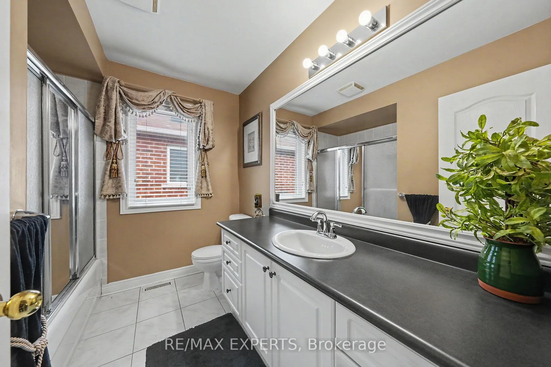 Photo 19 of 46 Battleford Avenue, Vaughan, Vellore Village — HOMEH