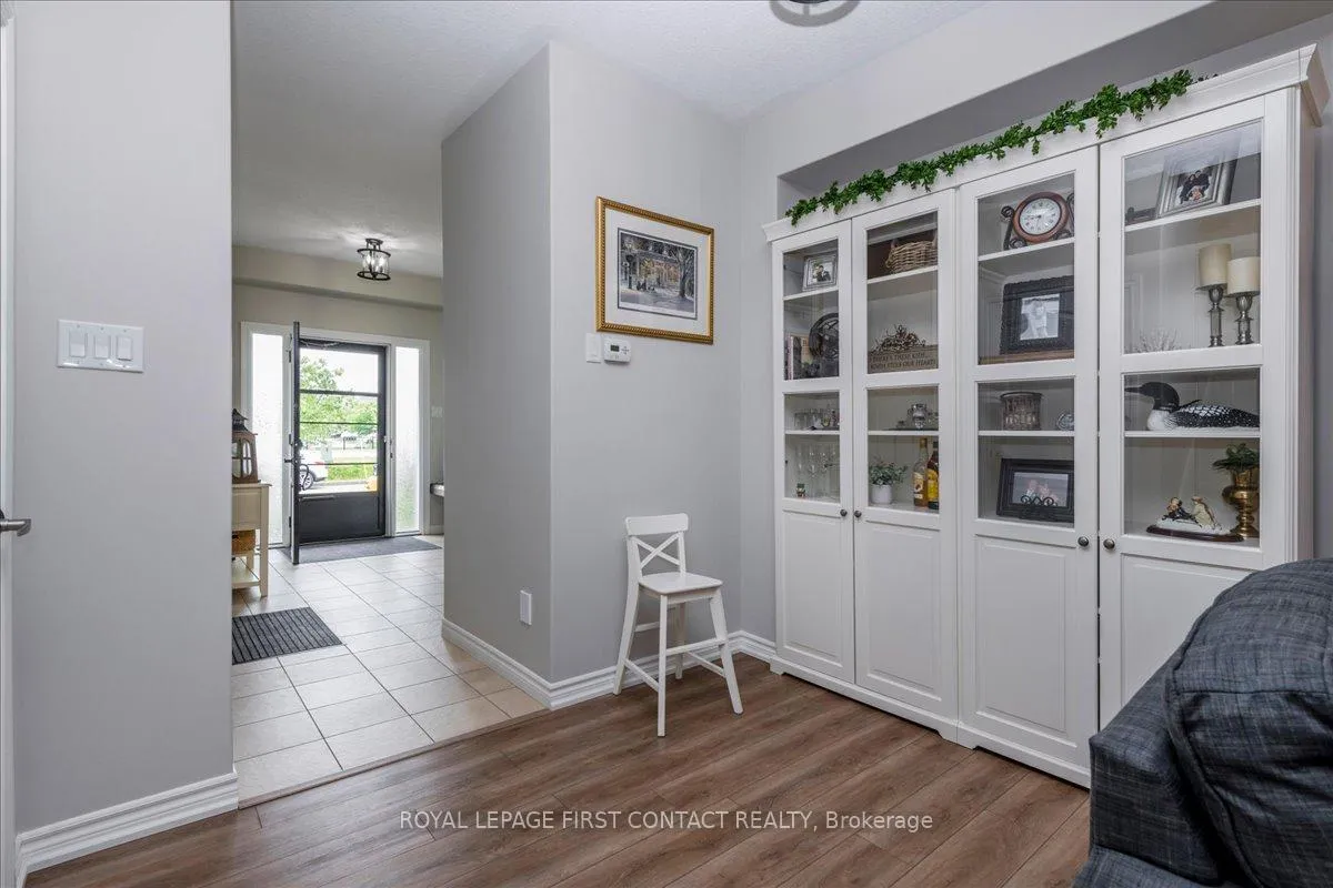 Photo 5 of 14 Claudio Crescent, Barrie, Holly — HOMEH