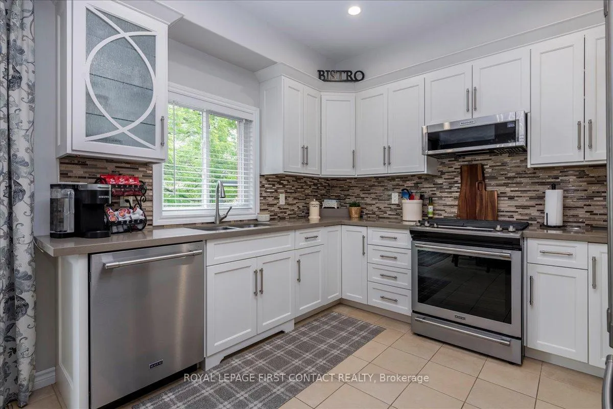 Photo 11 of 14 Claudio Crescent, Barrie, Holly — HOMEH