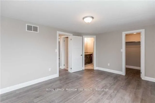 Photo 7 of 80 Wessenger Drive, Barrie, Holly — HOMEH