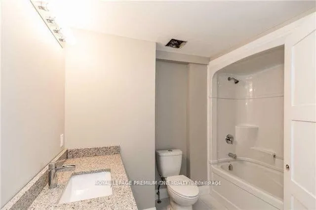 Photo 9 of 80 Wessenger Drive, Barrie, Holly — HOMEH