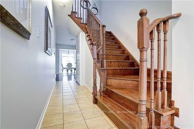 Photo 4 of 30 Coleluke Lane, Markham, Middlefield — HOMEH
