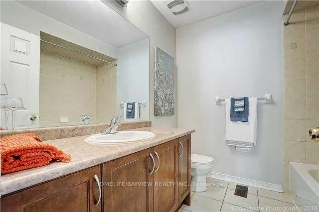 Photo 16 of 30 Coleluke Lane, Markham, Middlefield — HOMEH