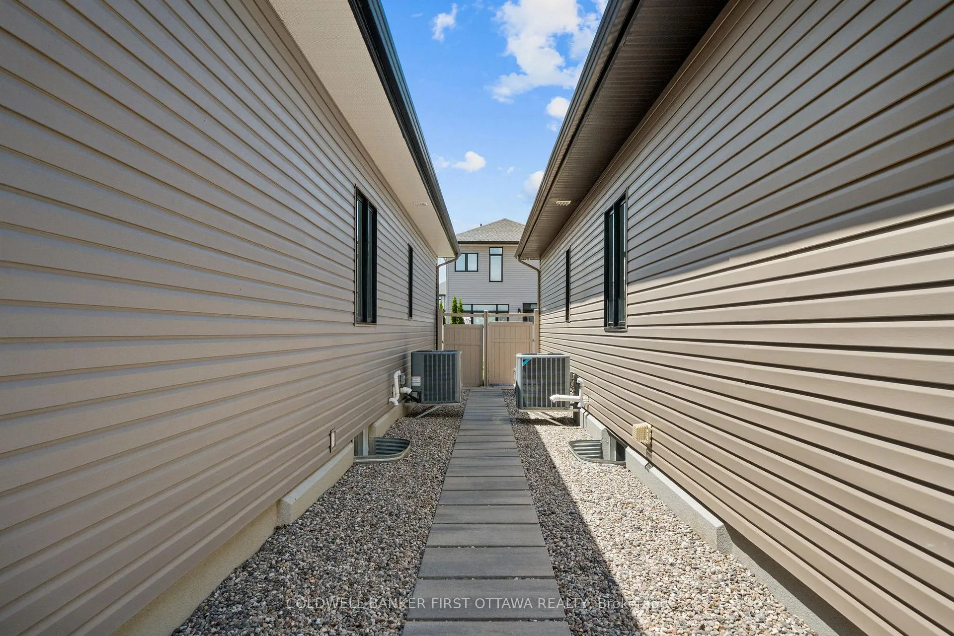Photo 38 of 108 Scorpio Mews, Ottawa, Riverside South/Gloucester Glen — HOMEH